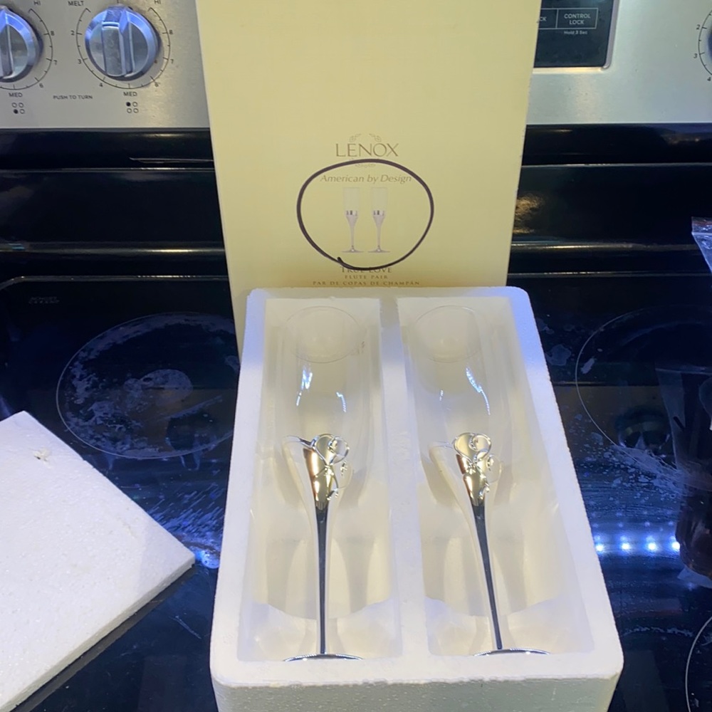 Wedding flute pair